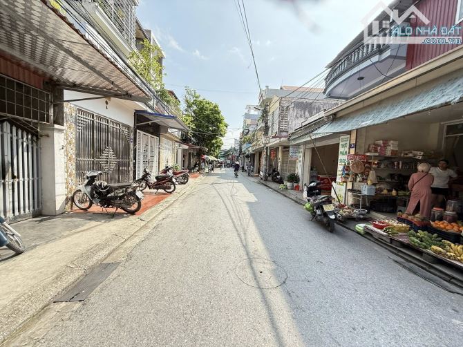 Chuyển nhượng lô đất duy nhất 2 mặt tiền đường 203 siêu đẹp, kinh doanh ngon