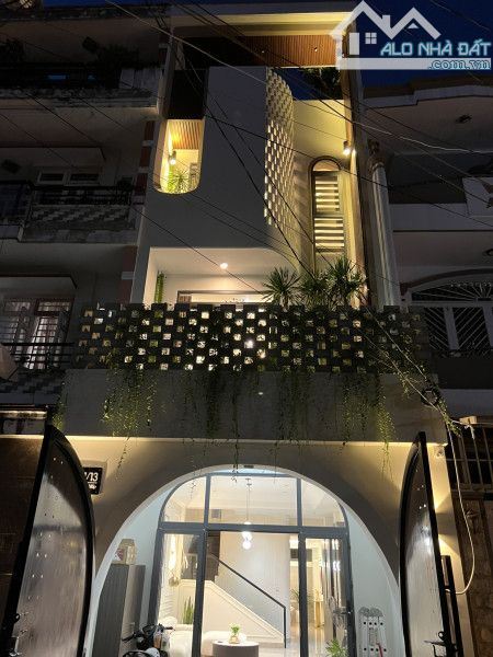 BÁN NHÀ MỚI XÂY XONG- HOÀNG HOA THÁM- DỌN VÀO Ở NGAY- DT 5,5X7- GIÁ 7 TỶ 8 TL.