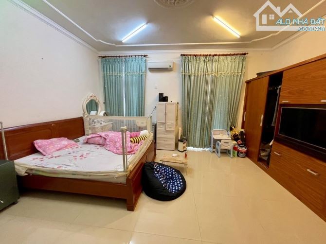 Ngang 6x16 4 tầng Hẻm ô tô Hồng Hà F2 Tân Bình. Giá 20.3 tỷ