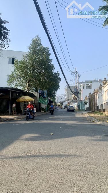 BÁN NHÀ HẺM XE HƠI 107M2, 2 TẦNG 3PN, ĐƯỜNG LÃ XUÂN OAI, TĂNG NHƠN PHÚ A, Q9