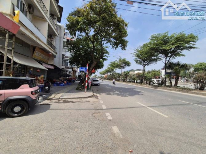 BÁN NHÀ GẦN GA NHỔN ĐH CÔNG NGHIỆP 5 TẦNG DÂN XÂY KHU PHÂN LÔ SÁT VÀNH ĐAI 3.5