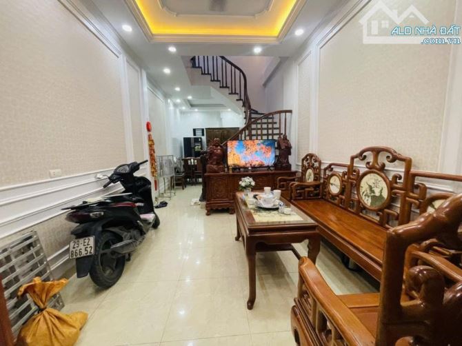 BÁN NHÀ PHỐ MẠC THỊ BƯỞI – HAI BÀ TRƯNG, LÔ GÓC, Ô TÔ ĐỖ CỬA, NHÀ 4 TẦNG ĐẸP.