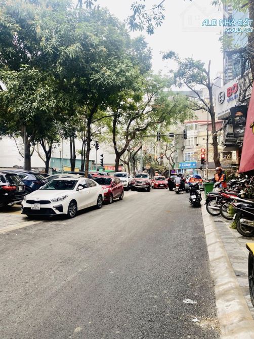 SIÊU PHẨM  LÔ GÓC TRẦN THÁI TÔNG CẦU GIẤY 134m 69 TỶ MT 11.3m 9 TẦNG KINH DOANH DÒNG 120TR