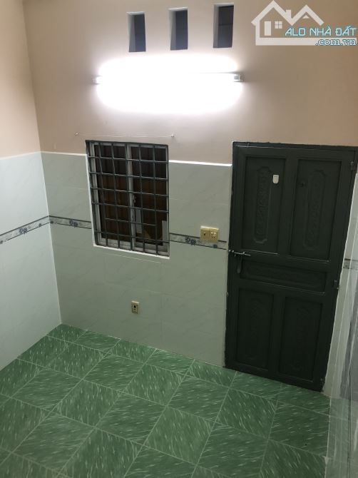 Cho thuê phòng trọ quận 10 đường CMT8 (gần sân khấu Lan Anh)