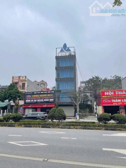 Bán nhà 5 tầng mặt Nguyễn Tất Thành - Khai Quang, Vĩnh yên. sử dụng 200m2