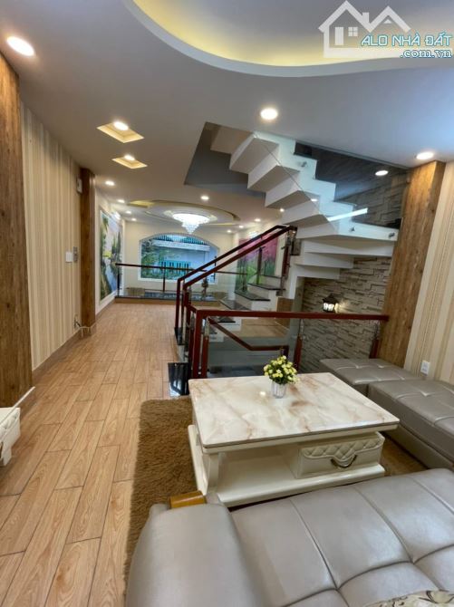 Bán nhà 3 tầng HXH đường Phạm Văn Chiêu, Gò Vấp, Dt 4x13m- Giá 5 tỷ 9