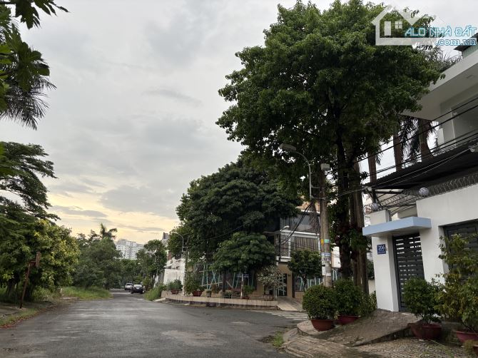 BIỆT THỰ 3 TẦNG VIEW SÔNG – ĐƯỜNG RẠCH BÀ LỚN – GẦN TRƯỜNG QUỐC TẾ NAM MỸ