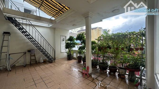 bán nhà căn gốc nguyễn trãi quận 5
