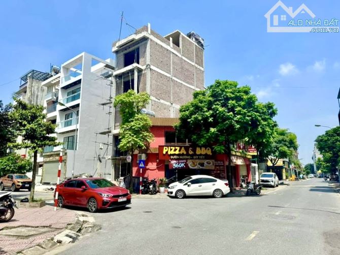9 tỷ cực hiếm có lô đất Vỉa hè 3 oto tránh kinh doanh DT 50m2