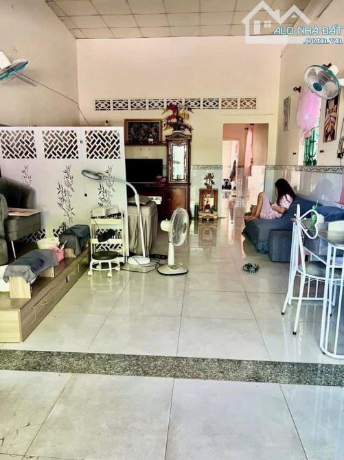 Nhà Cấp 4 Mặt tiền đường ĐÔNG THẠNH 4 phường ĐT H. Hóc Môn dt 130m2 (4,5/5,3x25) Đường 10m