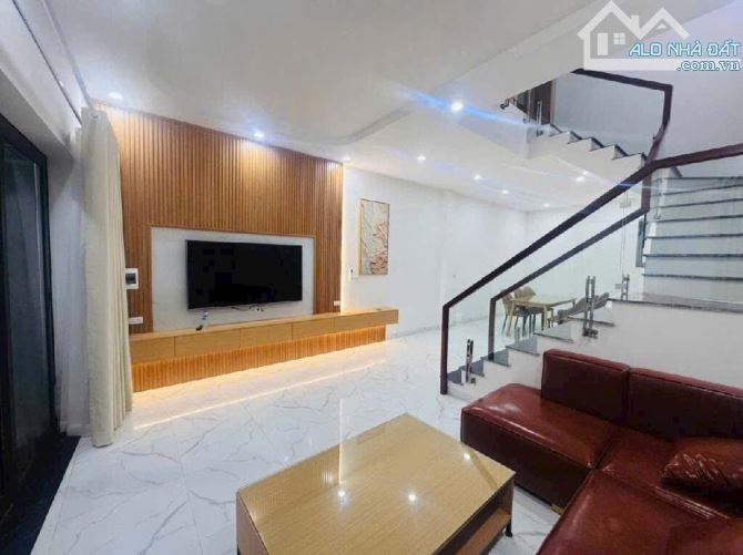 Bán nhà Đội Cấn, 3 mặt thoáng, ô chờ thang máy, nhà đẹp full NT, 58m2, 4 tầng, giá 8.6 tỷ