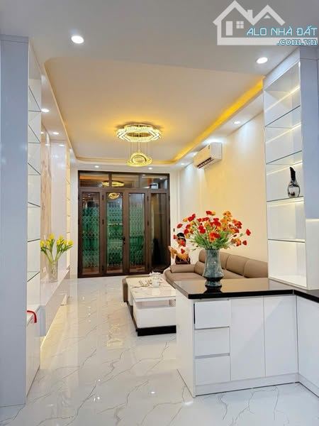 PHỐ ĐƯỜNG LÁNG ĐỐNG ĐA 20 TỶ DT 140M MT 6M 6T KINH DOANH SẦM UẤT VỊ TRÍ TRUNG TÂM