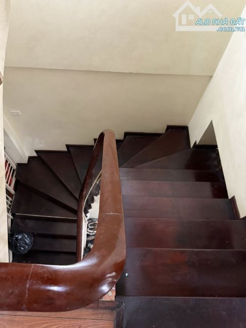 PHỐ YÊN LÃNG ĐỐNG ĐA 14 TỶ DT 50M MT 4M 5T Ô TÔ TRÁNH NGÕ THÔNG KINH DOANH