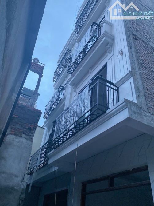 TRẦN KHÁT CHÂN , 30M² , NHÀ MỚI , 3PN ĐỦ CÔNG NĂNG , GIÁ MỀM , GẦN Ô TÔ , 6,2 TỶ