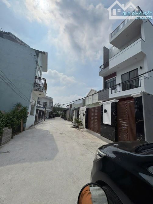 - 169m2 ngang đẹp 7m : Giá 28,5tr/m2  - Đất full thổ cư , khu dân cư hiện hữu, xây dựng tự