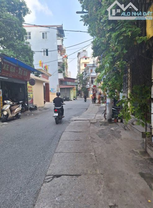 NHÀ MỚI ĐẸP, LÔ GÓC, 2 THOÁNG KINH DOANH, VIEW VƯỜN HOA HÀ ĐÔNG, PHỐ QUANG TRUNG 30M 7 TỶ