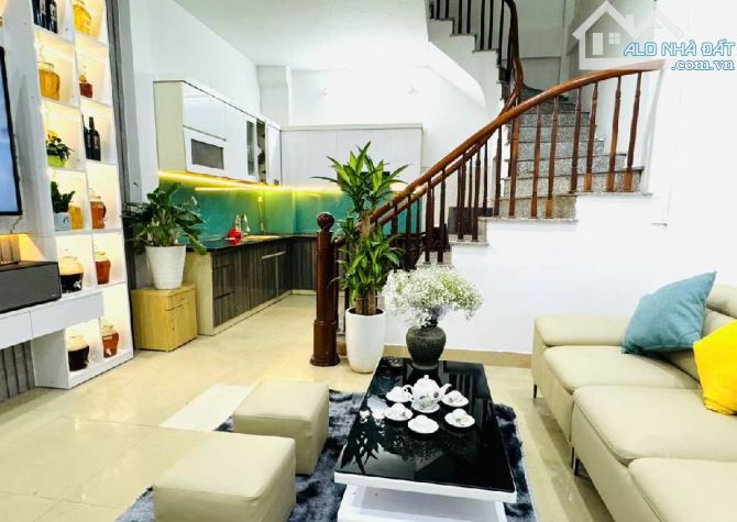 BÁN NHÀ KHƯƠNG TRUNG - NỘI THẤT ĐẸP LUNG LINH- 34 M2X 5 TẦNG, HƠN 6 TỶ