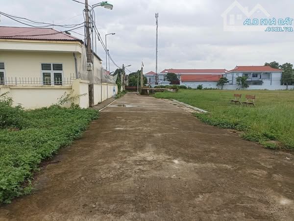 200M2 ĐƯỜNG rộng ô tô tránh nhau làm nhà xưởng, nghỉ dưỡng đẹp tại Thanh Sơn- Minh Phú-Sóc