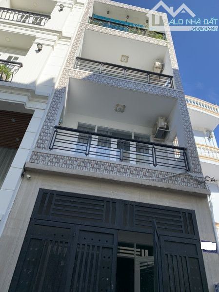 Bán nhà Bình Thạnh ngay ngã 5 Bình Hòa HXH 6m thông Phan Văn Trị, 4 tầng (4x18m) HDT 25tr