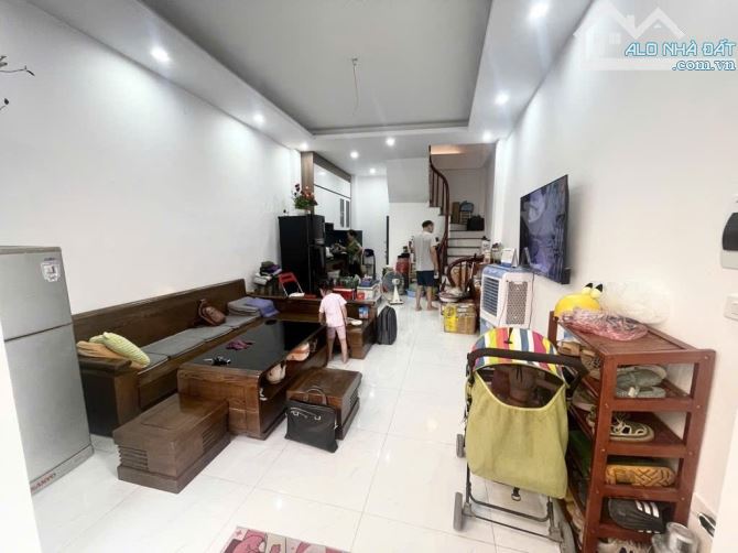 B.Á.N NHÀ GẦN LAI XÁ , Ô TÔ VÀ SÂN CHƠI GẦN NHÀ , TẶNG FULL NỘI THẤT XỊN  31M2, 4 TỶ 7