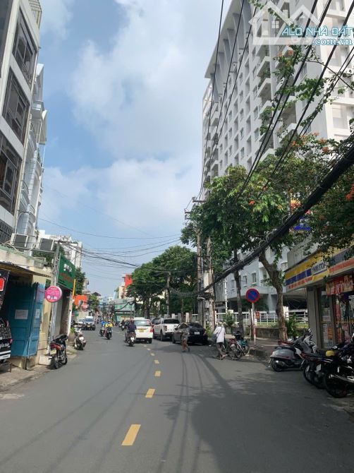 Bán nhà mặt tiền trung tâm – Gần chung cư Botanic, giáp Phú Nhuận – DT 4.5x21m chỉ 16.2 tỷ