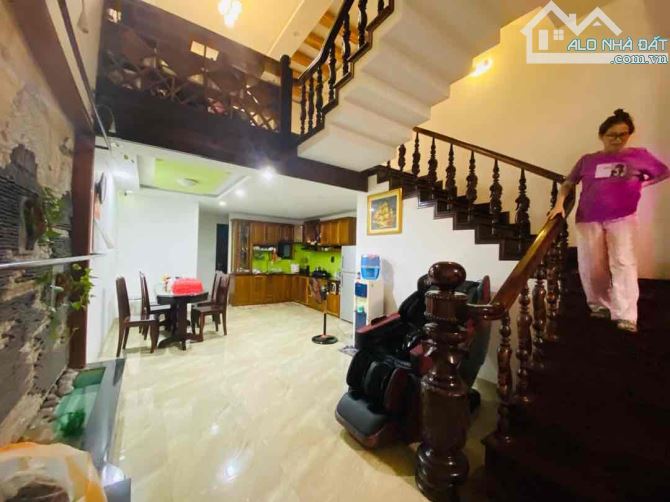 Bán nhà Nguyễn Thúc Trâm, 2 mặt tiền trước sau – lề rộng – 3 mê – sổ vuông, 9.2 tỷ