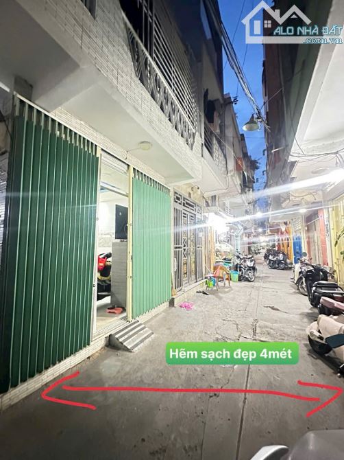 Bán nhà 2 tầng, căn góc 2 mặt hẻm - Cao Đạt, Quận 5 - Giá tốt - Mua vào ở ngay