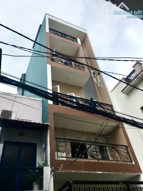 Nhà 5 tầng Âu Dương Lân - Sổ Hồng Vuông Hoàn Công - 7,5 Tỷ TL