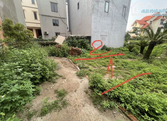 Bán 2 lô đất đẹp cạnh nhau, tổng 2 lô 60m2,sổ đỏ từng lô,ngõ rộng gần ôtô tránh,chỉ 4.x tỷ