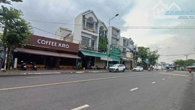 BÁN NHÀ MẶT TIỀN NGANG 10M, HAI BÀ TRƯNG ĐÔNG HOÀ, CẠNH BIGC GO DĨ AN, TTHC, CHỈ HƠN 12 TỶ - 2