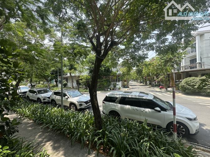 Biệt thự lô góc Nine South Estates – Khu compound an ninh tuyệt đối