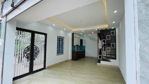 Bán nhà Đại Cát, Bắc Từ Liêm, 36m2, 5 tầng, mặt tiền 4.15m, giá 5.7 tỷ