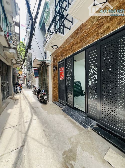 BÁN TÒA CCMN NGUYỄN KHÁNH TOÀN 84M2 8 TẦNG THANG MÁY - 23 PHÒNG KK THU 120TR/TH - GIÁ 24Đ