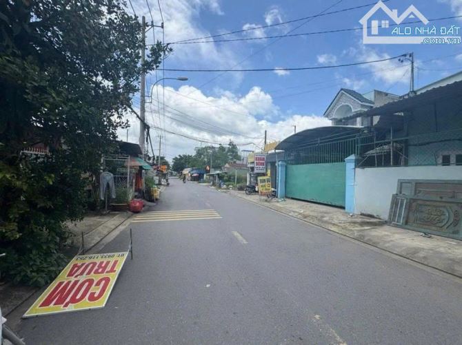 Nhà Cấp 4 Mặt tiền đường ĐÔNG THẠNH 4 phường ĐT H. Hóc Môn dt 130m2 (4,5/5,3x25) Đường 10m - 11