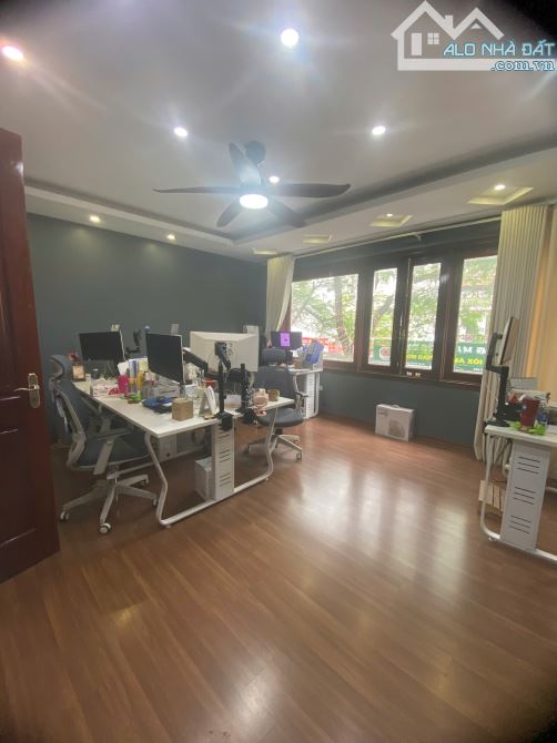 Cho thuê biệt thư Mễ Trì Hạ, Nam Từ Liêm. DT 120m2, 4 tầng, 1 tum. thang máy. Giá 45 triệu - 1