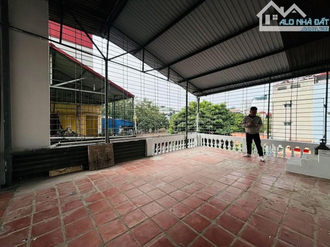 LẠC LONG QUÂN _ 5 Tầng _Lô góc_ 3 thoáng_Nhỉnh 11 Tỷ_ Cách phố 3 bước chân - 1
