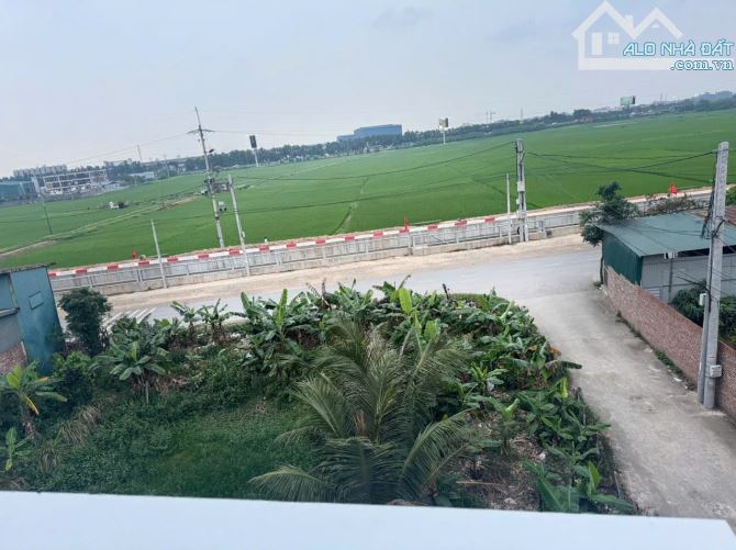 CẦN BÁN NHÀ 3TẦNG THÔN CHÈ TIÊN DU BN - 1