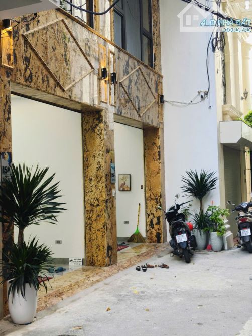 6 tầng thang máy, ngõ vip Nguyễn Văn Cừ, oto vào, ở sướng full nội thất, 39m2. Giá 12.8 tỷ - 1