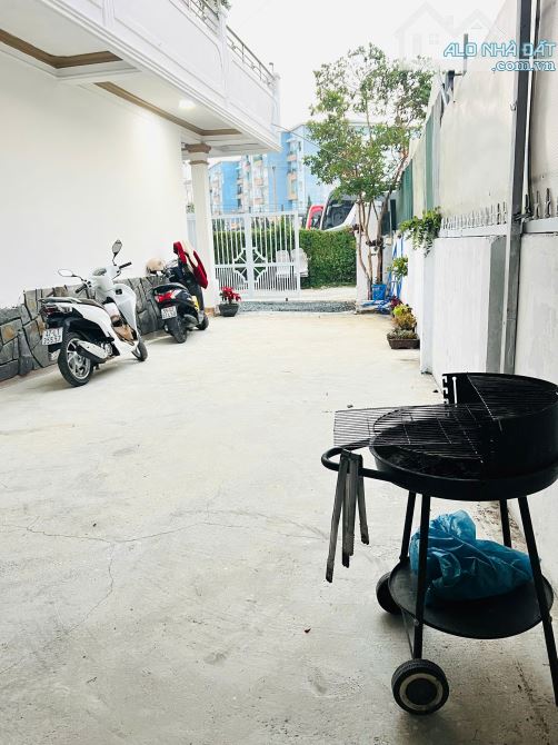 Bán Gấp Nhà Sân Vườn 219m2 Ngang 11m Kinh Doanh Lưu Trú Tốt Cách Chợ Đà Lạt Chỉ 1km - 1