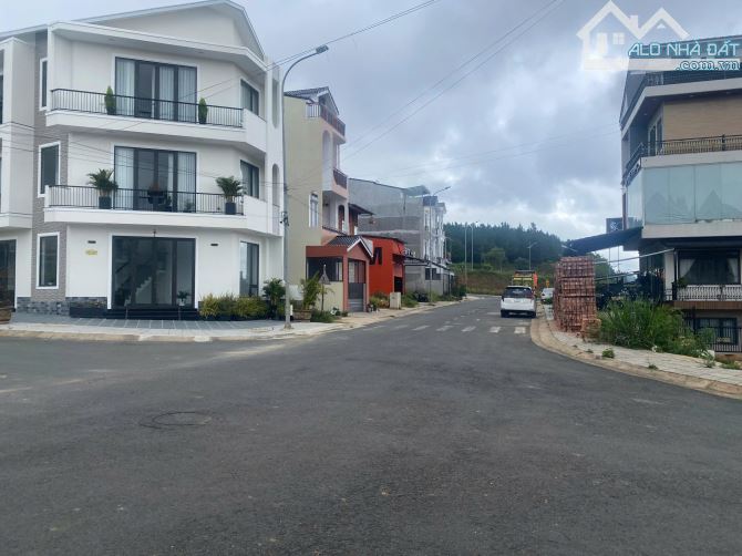 Bán lô đất giá rẻ tại Khu Liên Hiệp Thể Thao tỉnh Lâm Đồng - 1