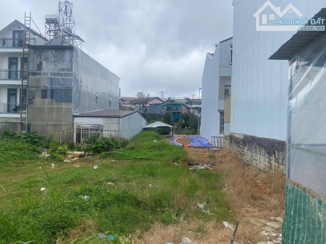 BÁN NHANH LÔ ĐẤT LIÊN KẾ KHU LIÊN HỢP THỂ THAO - 1
