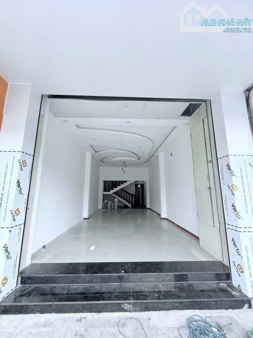 NHÀ 5 TẦNG MẶT TIỀN HÙNG VƯƠNG - NGAY TTTM LỚN NHẤT MIỀN TRUNG - 1