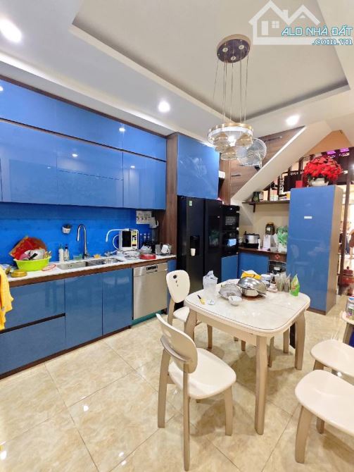 QUẬN 10 – Chiếu tướng Bệnh viện Bình Dân – 50m2, 3 tầng, 4PN, hẻm 3m, 7.x tỷ. - 1
