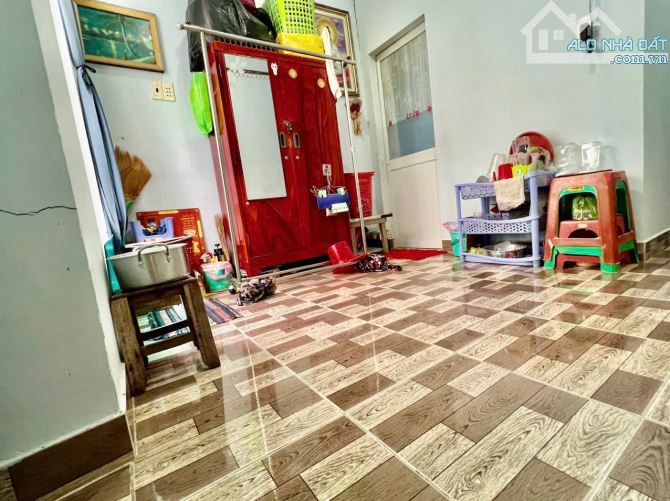 3TY5 -NGUYỄN HỮU HÀO - KHU ĐƯỜNG SỐ 41 TT QUẬN 4 - 2 TẦNG KIÊN CỐ - 1