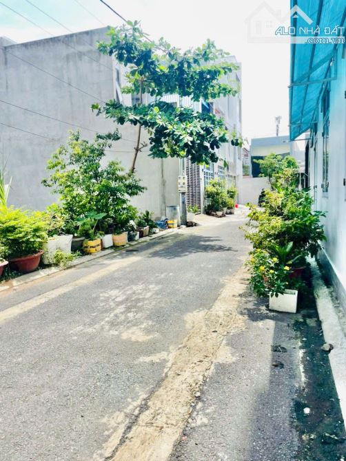 Bán Lô Đất DT 4m x 16.8m tổng 67m2, đường xe hơi, sổ riêng thổ cư kp1 phường Tân Hiệp. - 1