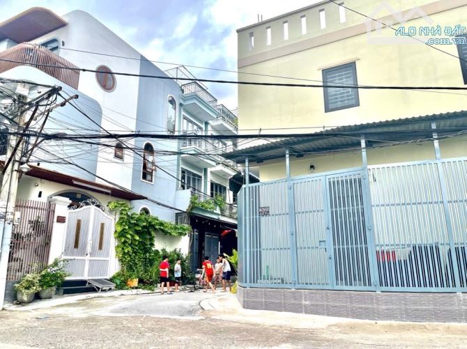 SIÊU PHẨM - NGANG KHỦNG 7M – CÁCH PHÚ MỸ HƯNG CHỈ 4km   - Vị trí : Hẻm Đào Tông Nguyên, - 1