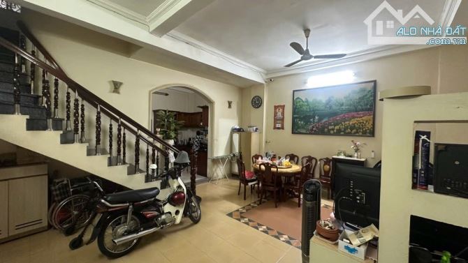 bán nhà căn gốc nguyễn trãi quận 5 - 1