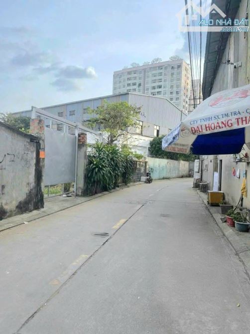 Góc 2 MT - Nguyễn Văn Quá - ngay cầu Tham Lương - hẻm xe tải - DT : 4,9x15m - 5,1 tỷ - 1