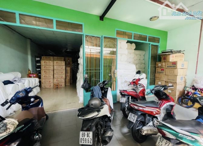 BÁN NHÀ C4 HẺM XE TẢI LÊ TRỌNG TẤN DIỆN TÍCH LỚN 270M2, 22 TỶ TL - 1