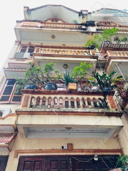 Nhà VIP Nghĩa Đô - Phân Lô - Ô tô Tránh - Thoáng 3 mặt - 59m2 x 5 tầng - Giá nhỉnh 18 tỷ - 1
